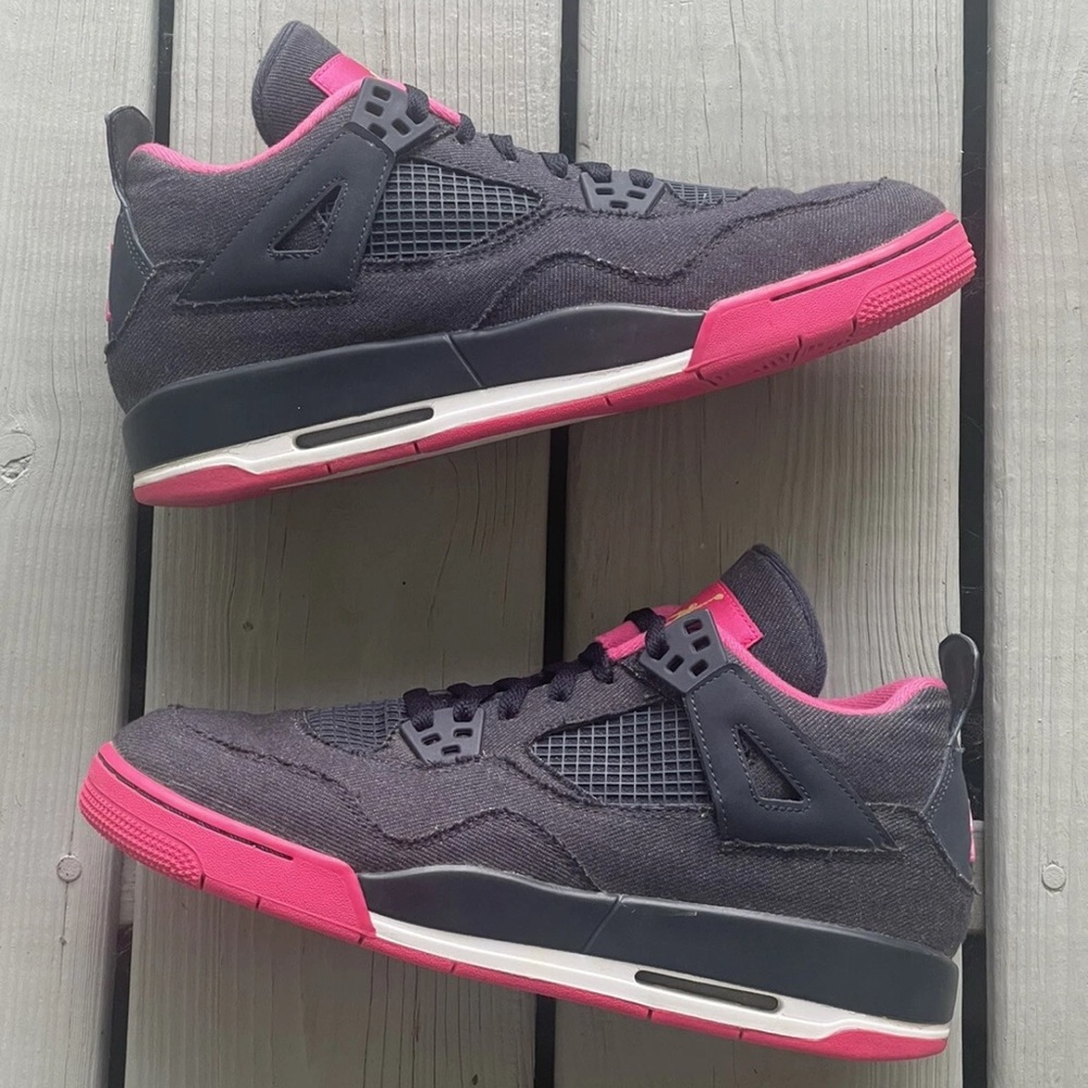 Jordan Women's Sneakers in Gray and Pink